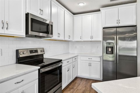 Villa ou maison à louer à Palmetto, Floride: 3 chambres, 131.92 m2 № 2100586 - photo 11