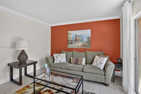Townhouse in Sunrise, Florida 3 bedrooms, 125.7 sq.m. № 2302084 - photo 9