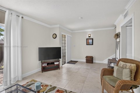 Townhouse in Sunrise, Florida 3 bedrooms, 125.7 sq.m. № 2302084 - photo 5