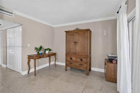 Townhouse in Sunrise, Florida 3 bedrooms, 125.7 sq.m. № 2302084 - photo 14