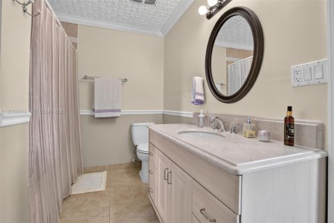 Townhouse in Sunrise, Florida 3 bedrooms, 125.7 sq.m. № 2302084 - photo 26