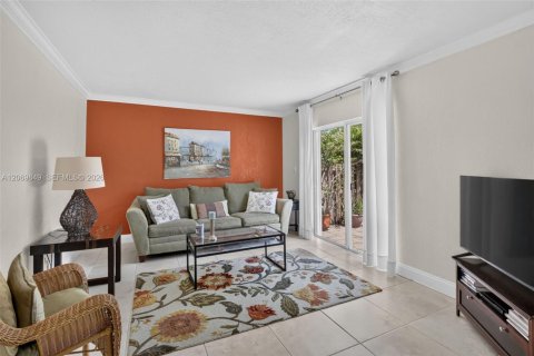 Townhouse in Sunrise, Florida 3 bedrooms, 125.7 sq.m. № 2302084 - photo 6