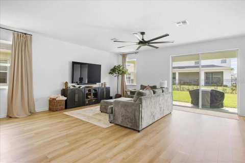Casa en venta en Apopka, Florida, 3 dormitorios, 204.66 m2 № 2386358 - foto 7