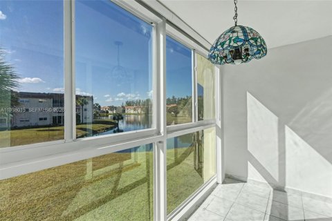 Copropriété à vendre à Sunrise, Floride: 2 chambres, 78.97 m2 № 2025095 - photo 3