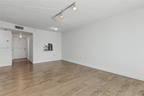 Copropriété à vendre à Sunrise, Floride: 2 chambres, 78.97 m2 № 2025095 - photo 10