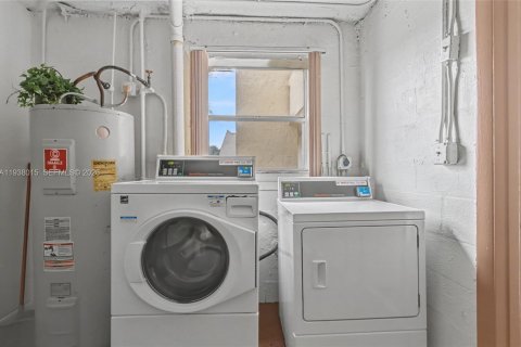 Copropriété à vendre à Sunrise, Floride: 2 chambres, 78.97 m2 № 2025095 - photo 22