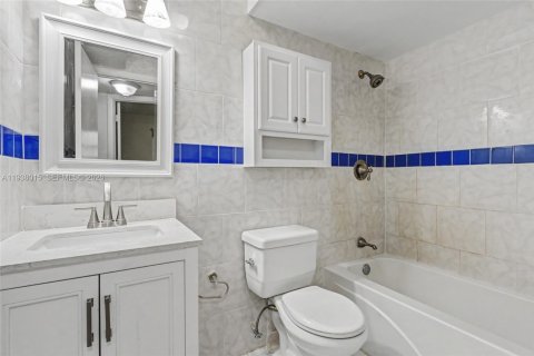 Copropriété à vendre à Sunrise, Floride: 2 chambres, 78.97 m2 № 2025095 - photo 8