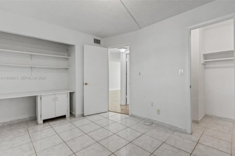 Copropriété à vendre à Sunrise, Floride: 2 chambres, 78.97 m2 № 2025095 - photo 21