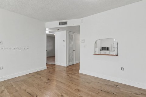 Copropriété à vendre à Sunrise, Floride: 2 chambres, 78.97 m2 № 2025095 - photo 19