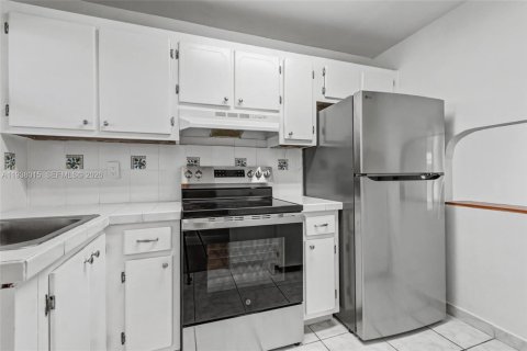 Copropriété à vendre à Sunrise, Floride: 2 chambres, 78.97 m2 № 2025095 - photo 2