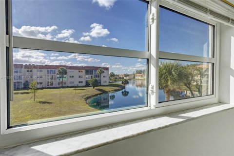 Copropriété à vendre à Sunrise, Floride: 2 chambres, 78.97 m2 № 2025095 - photo 7