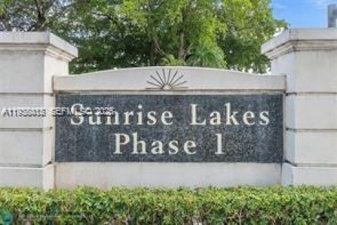 Copropriété à vendre à Sunrise, Floride: 2 chambres, 78.97 m2 № 2025095 - photo 17