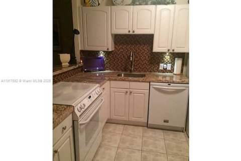Copropriété à vendre à Aventura, Floride: 1 chambre, 68.84 m2 № 1974477 - photo 14