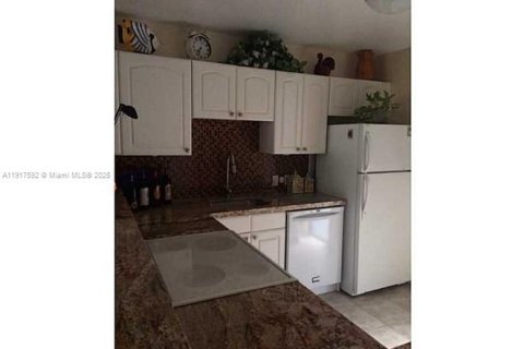 Copropriété à vendre à Aventura, Floride: 1 chambre, 68.84 m2 № 1974477 - photo 15