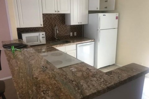 Copropriété à vendre à Aventura, Floride: 1 chambre, 68.84 m2 № 1974477 - photo 17