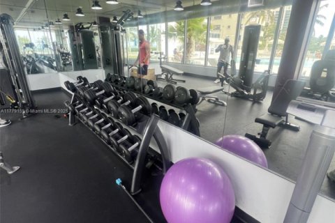 Condominio en venta en Miami Beach, Florida, 51.1 m2 № 1863326 - foto 13