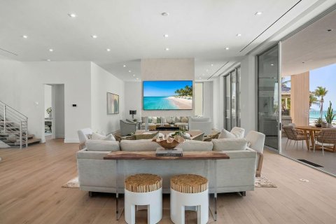 House in Longboat Key, Florida 4 bedrooms, 614.64 sq.m. № 2096218 - photo 21