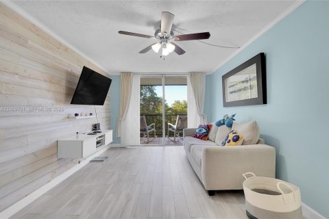 Condominio en alquiler en Plantation, Florida, 1 dormitorio, 61.32 m2 № 2030499 - foto 2