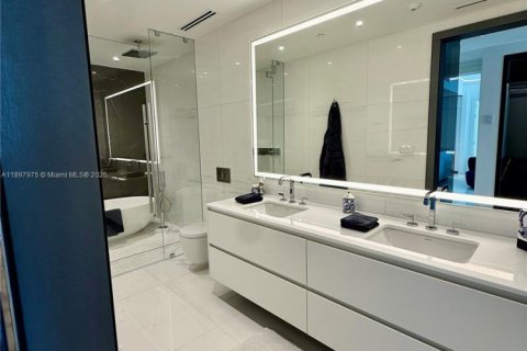 Condo in Miami, Florida, 2 bedrooms  № 1953370 - photo 26