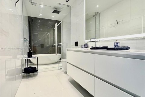 Снять в аренду кондоминиум в Майами, Флорида 2 спальни, 148.64м2, № 1953370 - фото 19