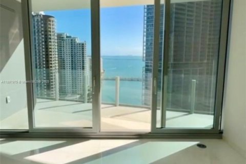 Снять в аренду кондоминиум в Майами, Флорида 2 спальни, 148.64м2, № 1953370 - фото 2