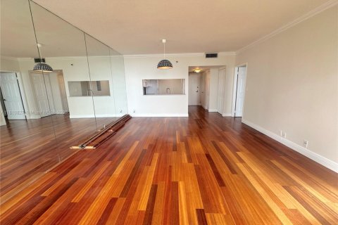 Condo in Miami, Florida, 1 bedroom  № 2194086 - photo 10