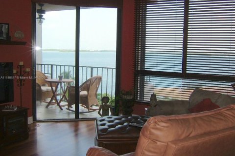 Condo in Miami, Florida, 1 bedroom  № 2194086 - photo 7