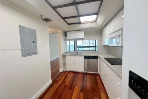 Condo in Miami, Florida, 1 bedroom  № 2194086 - photo 20