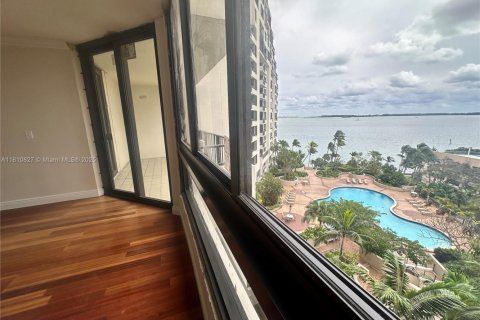 Condo in Miami, Florida, 1 bedroom  № 2194086 - photo 8