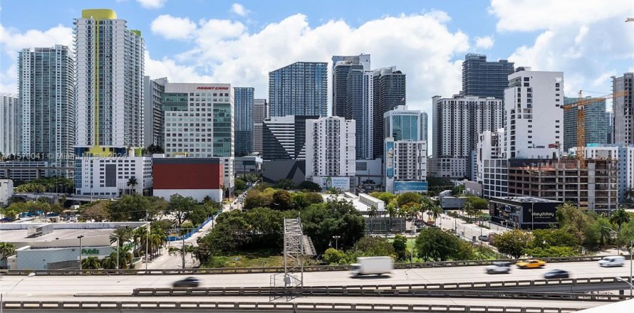 Oficina en Miami, Florida № 1163236