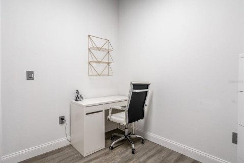 Propiedad comercial en alquiler en Orlando, Florida, 93.46 m2 № 1849495 - foto 14