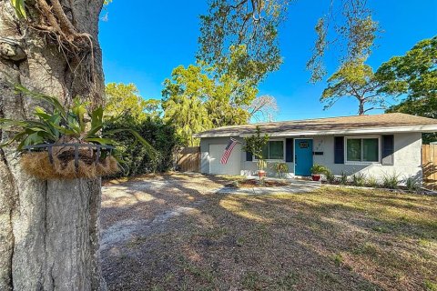 Casa en venta en Saint Petersburg, Florida, 3 dormitorios, 124.86 m2 № 1576353 - foto 1