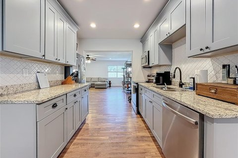 Casa en venta en Saint Petersburg, Florida, 3 dormitorios, 124.86 m2 № 1576353 - foto 9