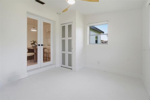House in Orlando, Florida 3 bedrooms, 120.77 sq.m. № 2149823 - photo 17