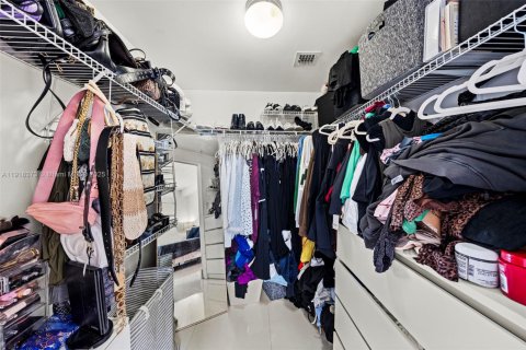 Condo in Miami, Florida, 3 bedrooms  № 1973195 - photo 22