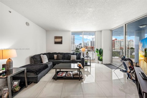 Condo in Miami, Florida, 3 bedrooms  № 1973195 - photo 24