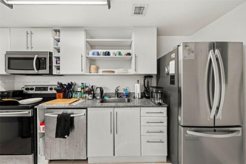 Condo in Miami, Florida, 3 bedrooms  № 1973195 - photo 30