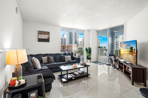 Condo in Miami, Florida, 3 bedrooms  № 1973195 - photo 23