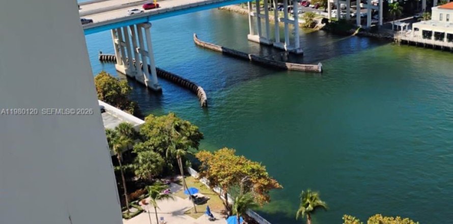 Кондоминиум с 1 спальней в Санни-Айлс-Бич, Флорида № 2044115