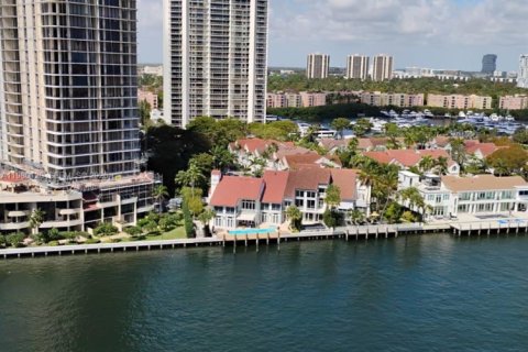 Купить кондоминиум в Санни-Айлс-Бич, Флорида 1 спальня, 92.9м2, № 2044115 - фото 3