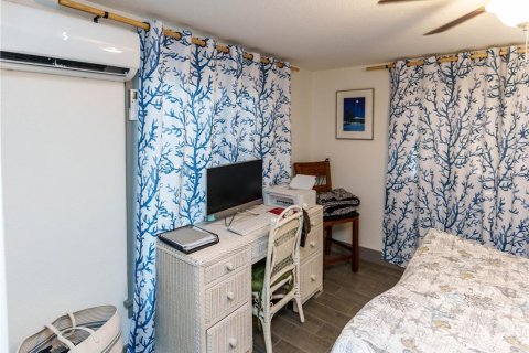 House in Port Richey, Florida 2 bedrooms, 127.28 sq.m. № 2166276 - photo 12