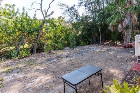 House in Port Richey, Florida 2 bedrooms, 127.28 sq.m. № 2166276 - photo 15