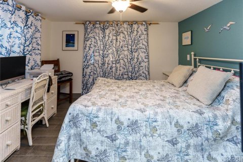 House in Port Richey, Florida 2 bedrooms, 127.28 sq.m. № 2166276 - photo 11