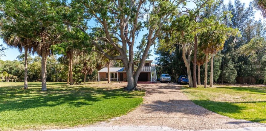 House in Port Richey, Florida 2 bedrooms, 127.28 sq.m. № 2166276