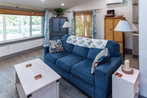 House in Port Richey, Florida 2 bedrooms, 127.28 sq.m. № 2166276 - photo 6