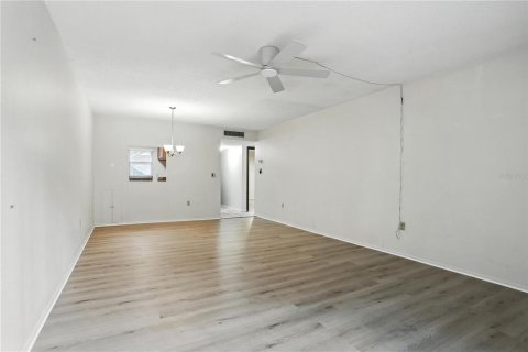 Condominio en venta en Gainesville, Florida, 3 dormitorios, 114.08 m2 № 1894722 - foto 9