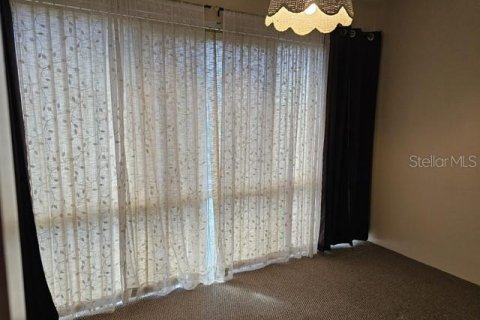 Condo in Largo, Florida, 2 bedrooms № 2378304 - photo 17