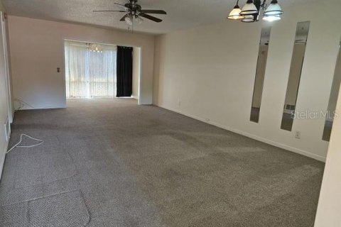 Condo in Largo, Florida, 2 bedrooms № 2378304 - photo 7