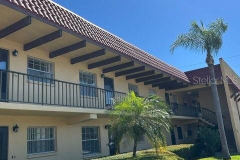 Condo in Largo, Florida, 2 bedrooms № 2378304 - photo 3