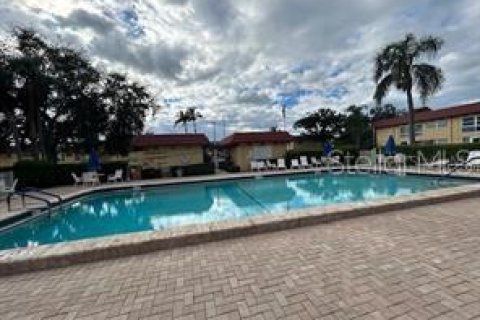 Condo in Largo, Florida, 2 bedrooms № 2378304 - photo 28